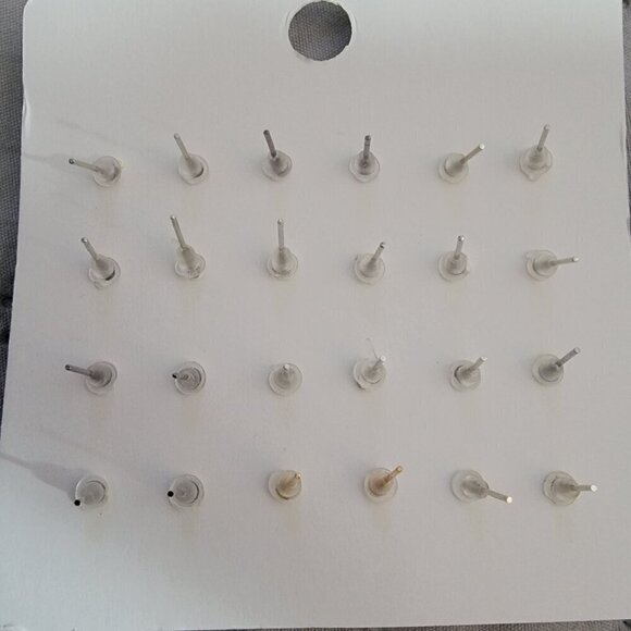 ❤️MINT dozen pair of pierced stud earrings NWT ❤️ - Picture 10 of 10